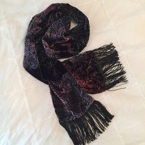 Handmade scarf with fringe